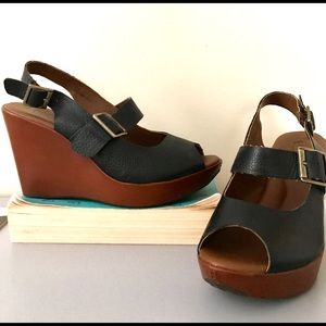 Korks sling back peep toe wedge